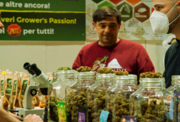 What Does A Budtender Do?
